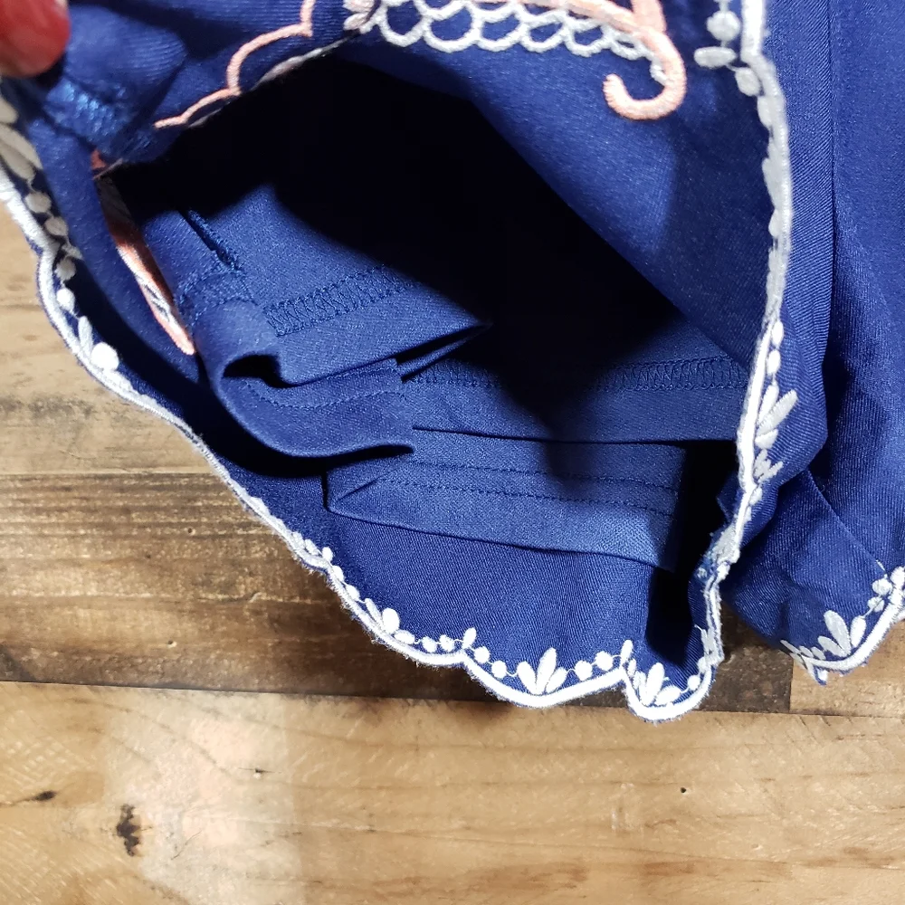 Francesca's Alya floral embroidered‎ shorts